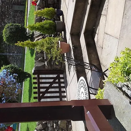 Queens Arms House